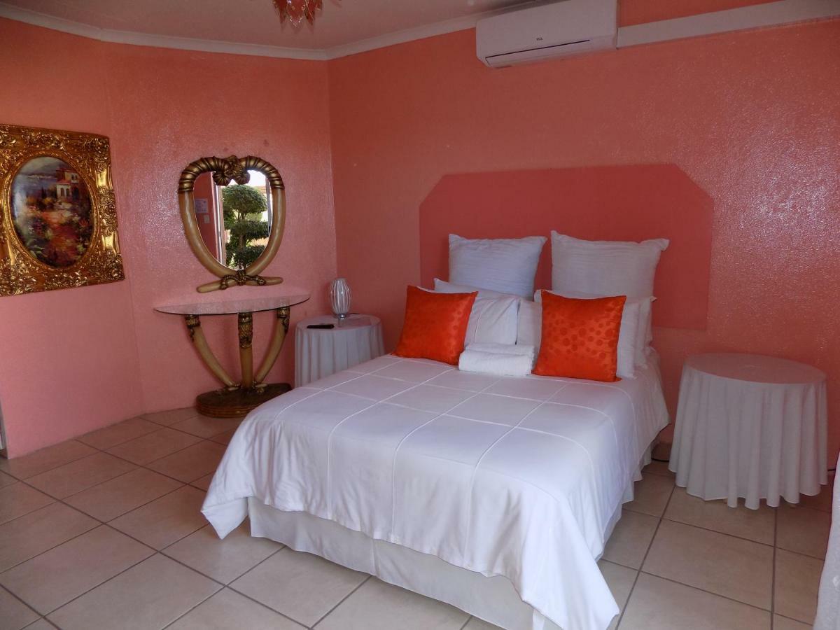 Joezebel Guesthouse Mogwase Extérieur photo