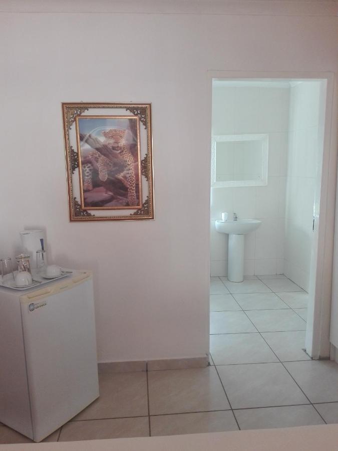 Joezebel Guesthouse Mogwase Extérieur photo